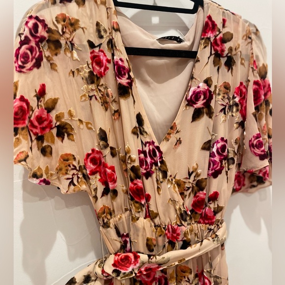 NWT- Alice + Olivia floral wrap dress - Picture 11 of 16